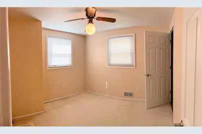 5176 Janie Dr, Pittsburgh, PA 15227 - Photo 14