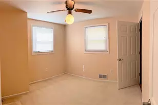 5176 Janie Dr, Pittsburgh, PA 15227 - Photo 14