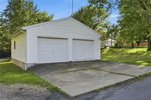 810 15th Ave, Beaver Falls, PA 15010 - Photo 38