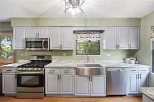 3386 Crestview Dr, Bethel Park, PA 15102 - Photo 10