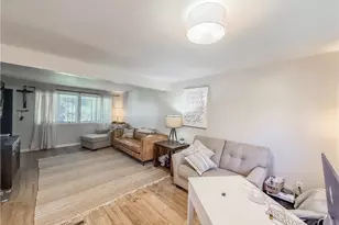 92 Claireview Dr, Carnegie, PA 15106 - Photo 8