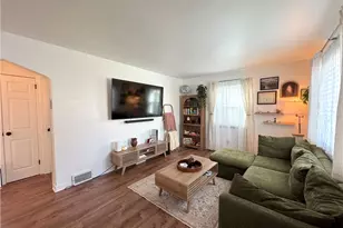 3652 Oakleaf Rd, Pittsburgh, PA 15227 - Photo 4