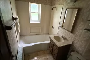 3825 Grandview Ave, South Park, PA 15129 - Photo 8