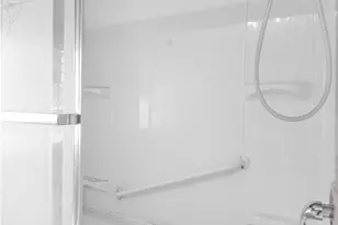 98 Capitol Ct, Farrell, PA 16121 - Photo 12