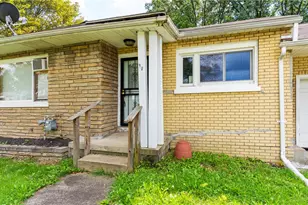 98 Capitol Ct, Farrell, PA 16121 - Photo 32