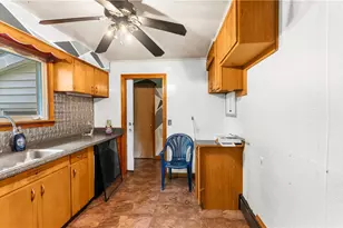 98 Capitol Ct, Farrell, PA 16121 - Photo 24