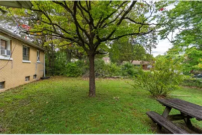 98 Capitol Ct, Farrell, PA 16121 - Photo 26