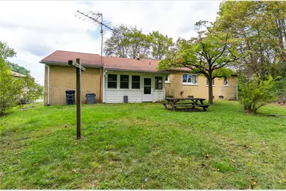 98 Capitol Ct, Farrell, PA 16121 - Photo 28