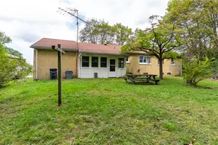 98 Capitol Ct, Farrell, PA 16121 - Photo 28