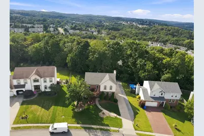 305 Farmcrest, North Fayette, PA 15071 - Photo 6