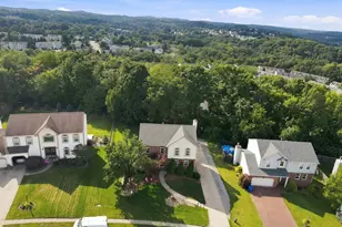 305 Farmcrest, North Fayette, PA 15071 - Photo 6