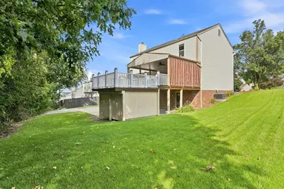 305 Farmcrest, North Fayette, PA 15071 - Photo 4