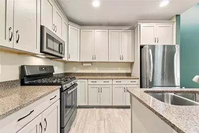 425 River Glen Dr, Baden, PA 15005 - Photo 10