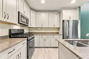 425 River Gln Dr, Baden, PA 15005 - Photo 10