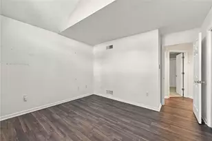 1010 Sunnyfield Ct, Penn Twp, PA 15636 - Photo 18