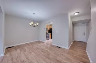 408 Parkwood Dr, Cranberry Township, PA 16066 - Photo 8
