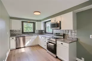 417 Mt Vernon Ave, Moon/Crescent Twp, PA 15108 - Photo 8