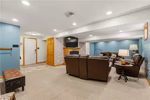 103 Oak Brook Cir, Banksville/Westwood, PA 15220 - Photo 16