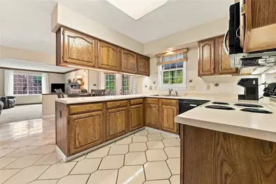 221 William Dr, North Strabane, PA 15317 - Photo 6