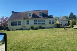 265 Carnation Ct E, Mount Pleasant Township, PA 15666 - Photo 8