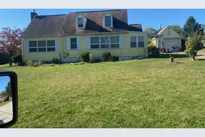 265 Carnation Ct. E, Mount Pleasant Township, PA 15666 - Photo 8