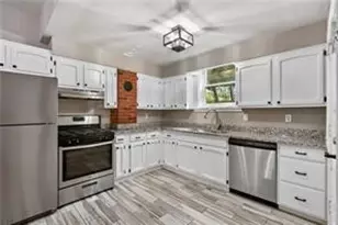 404 Washington Ave, Oakmont, PA 15139 - Photo 2