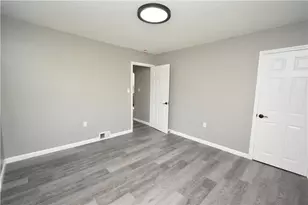 1305 Glencoe Ave, Green Tree, PA 15205 - Photo 10