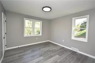 1305 Glencoe Ave, Green Tree, PA 15205 - Photo 12