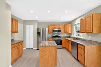 1811 Pioneer Dr, Pittsburgh, PA 15143 - Photo 12