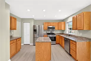 1811 Pioneer Dr, Pittsburgh, PA 15143 - Photo 12