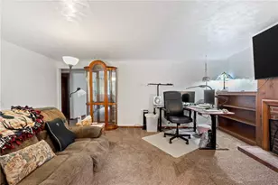 701 Trillium Ct, Pine Township, PA 15090 - Photo 4