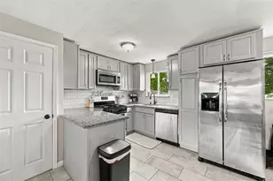 942 Lindsay Rd, Scott Township, PA 15106 - Photo 8