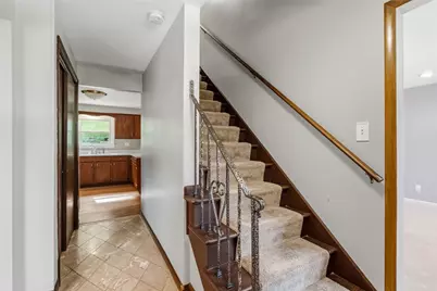 1349 Sturdy Oak Dr, Scott Township, PA 15220 - Photo 2