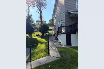 275 Maple St, Sewickley Township, PA 15678 - Photo 2