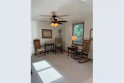 275 Maple St, Sewickley Township, PA 15678 - Photo 12