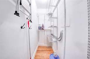 372 S Highland Ave, Pittsburgh, PA 15206 - Photo 10