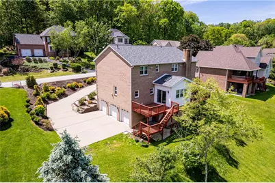 810 Stonebridge Drive, Hempfield Township, PA 15601 - Photo 4
