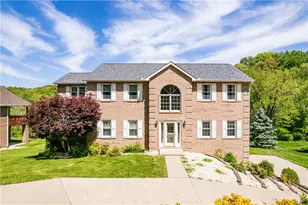 810 Stonebridge Dr, Hempfield Township, PA 15601 - Photo 2