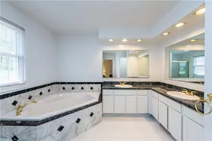 810 Stonebridge Dr, Hempfield Township, PA 15601 - Photo 38