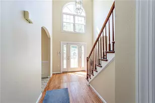 810 Stonebridge Dr, Hempfield Township, PA 15601 - Photo 10