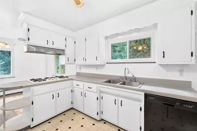700 9th St, Ellwood City, PA 16117 - Photo 4