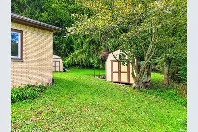 700 9th St, Ellwood City, PA 16117 - Photo 28