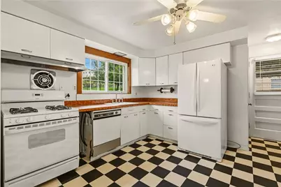 4358 E Brightview Ave, Pittsburgh, PA 15227 - Photo 6