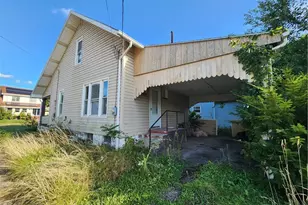 719 N Mercer St, New Castle, PA 16101 - Photo 2
