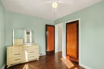 228 Hazel Ave, Ellwood City, PA 16117 - Photo 8