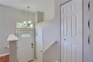 424 Parkridge Ln, Moon/Crescent Twp, PA 15108 - Photo 4