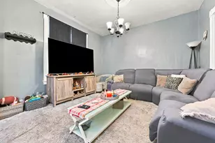 320 N 1st St, Jeannette, PA 15644 - Photo 4