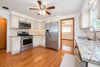 1504 Greentree Rd, Scott Township, PA 15220 - Photo 2