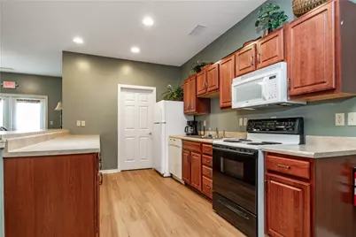 318 Nicklaus Ct, Liberty Township, PA 16127 - Photo 24