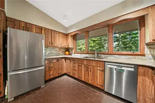527 Imperial Rd, Hidden Valley, PA 15502 - Photo 10
